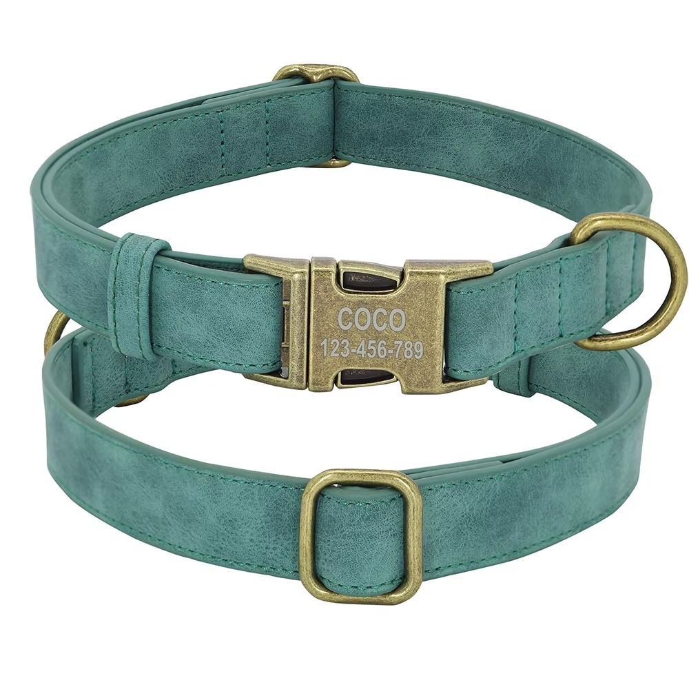 Personalisiertes Halsband aus Kunstleder